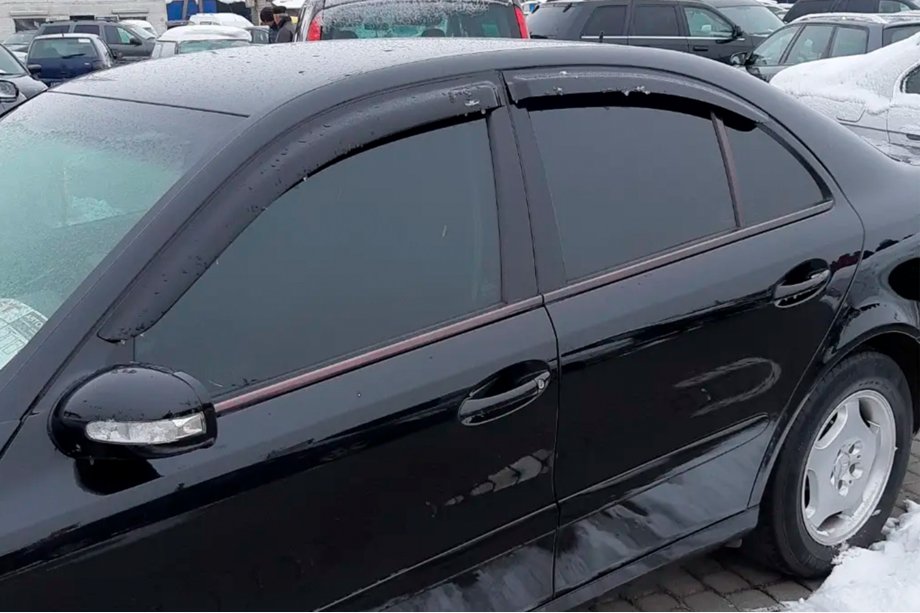 Mercedes E-klasse W211 2002–2009 Vindafvisere SD (4 stk., HIC) Foto 1
