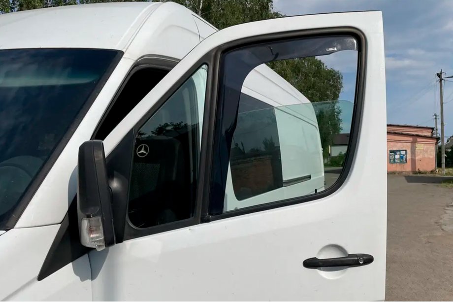 Volkswagen Crafter 2006–2016 Vindafvisere, indstik (2 stk., HIC) Foto 15