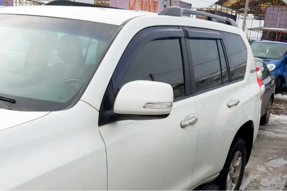 Toyota Land Cruiser Prado 150 2009–2023 Vindafvisere til vinduer 8 cm (4 stk., HIC) Foto 9