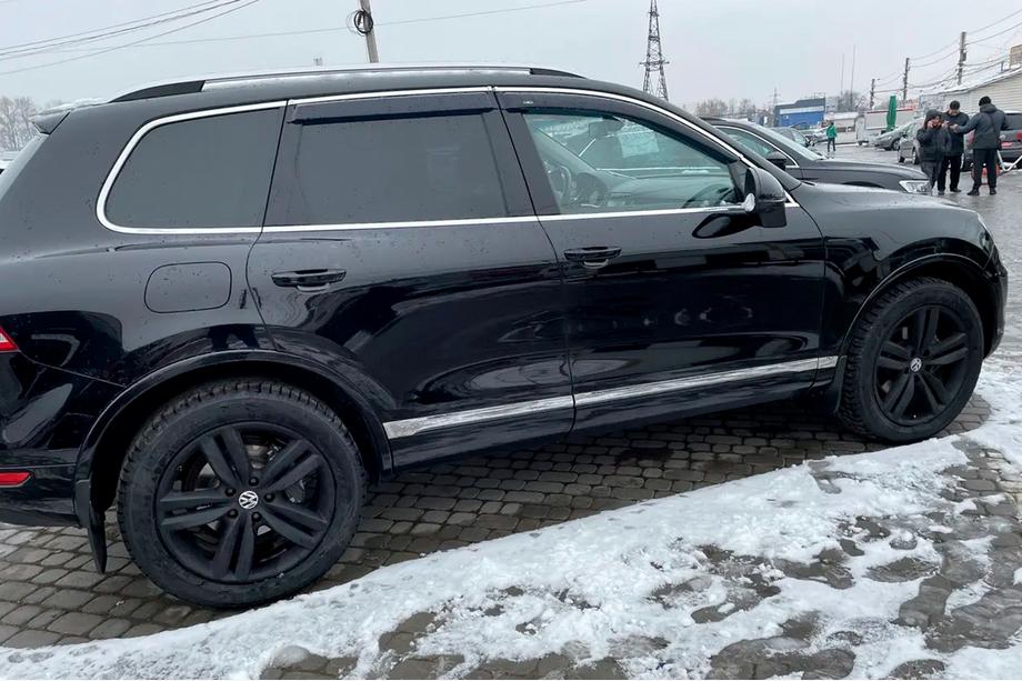 Volkswagen Touareg 2010–2018 Vindafvisere til sideruder med kromliste (4 stk., HIC) Foto 13