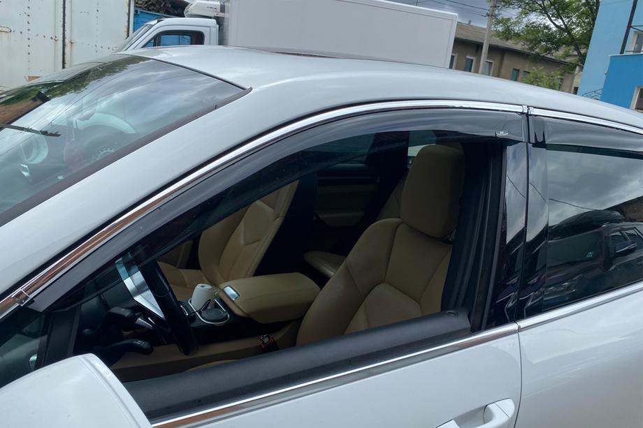 Volkswagen Touareg 2010–2018 Vindafvisere til sideruder med kromliste (4 stk., HIC) Foto 8