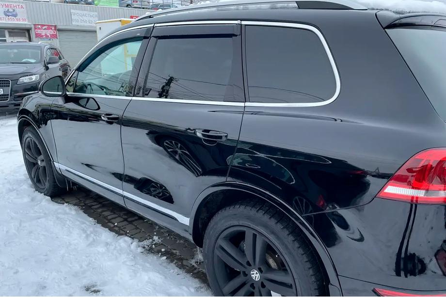 Volkswagen Touareg 2010–2018 Vindafvisere til sideruder med kromliste (4 stk., HIC) Foto 2