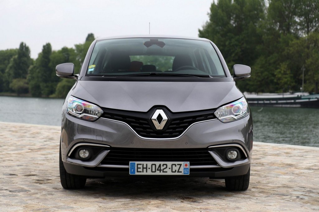 Fjerde generation af den kompakte minivan Renault Scenic