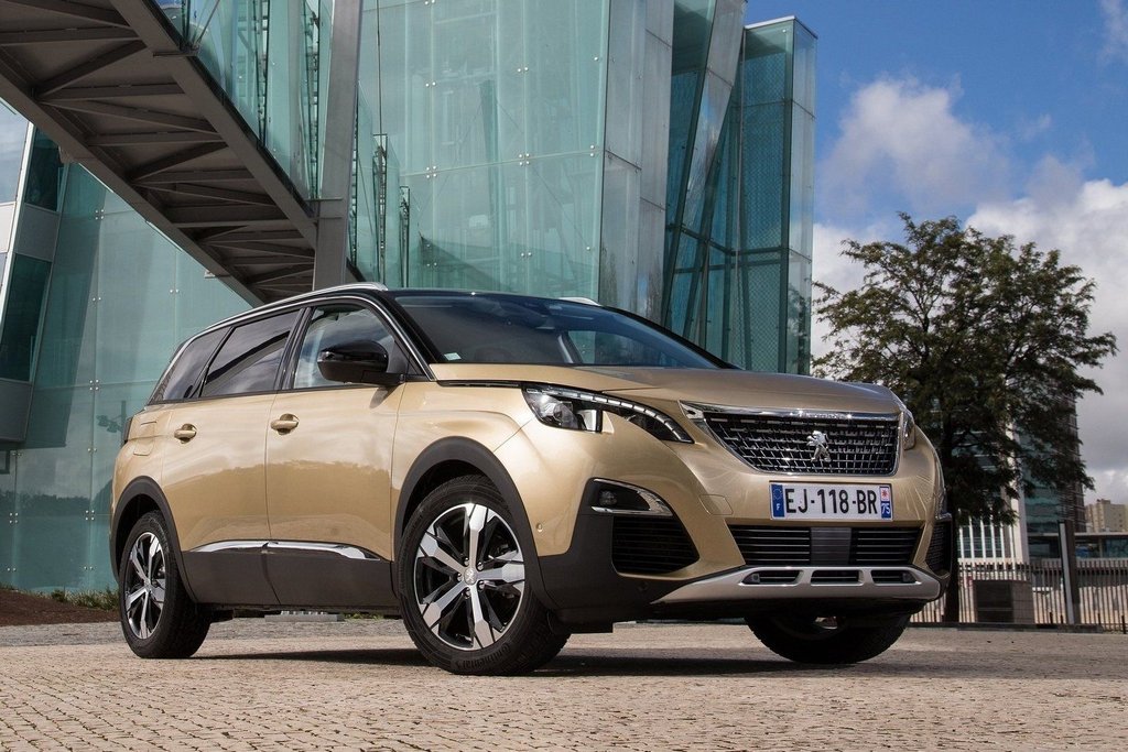 Test af Peugeot 5008 crossover i anden generation