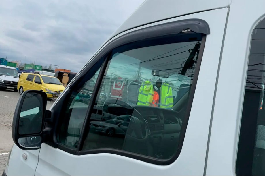 Nissan Interstar 2002–2010 Vindafvisere til sideruder (2 stk., HIC) Image