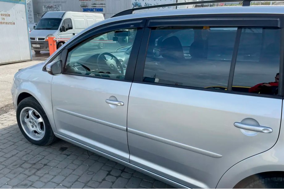 Volkswagen Touran 2003–2010 Vindafvisere til sideruder (4 stk., HIC) Foto 9