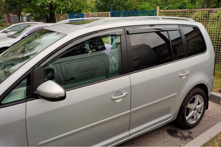 Volkswagen Touran 2003–2010 Vindafvisere til sideruder (4 stk., HIC) Foto 12