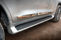 Toyota Land Cruiser 200 2007–2021 Sidetrin med LED (design 2015-2020) Hvid farve foto 1