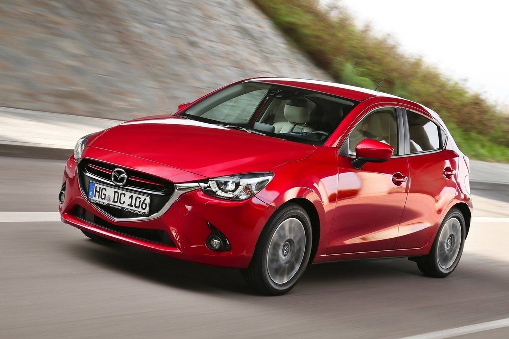 Kompakt femdørs hatchback Mazda 2