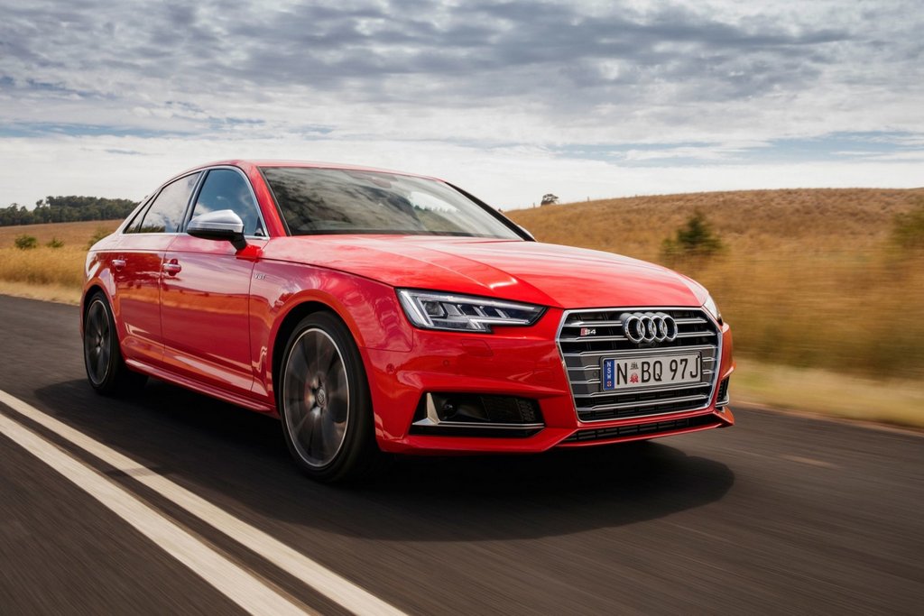 Test af sports-sedanen Audi S4
