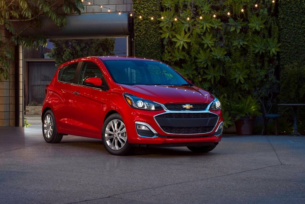 Anmeldelse af den opdaterede kompakte hatchback Chevrolet Spark
