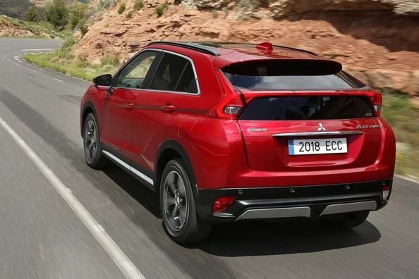 Anmeldelse af crossoveren Mitsubishi Eclipse Cross Foto 3
