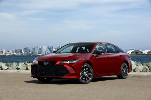 Femte generation af flagskibssedanen Toyota Avalon