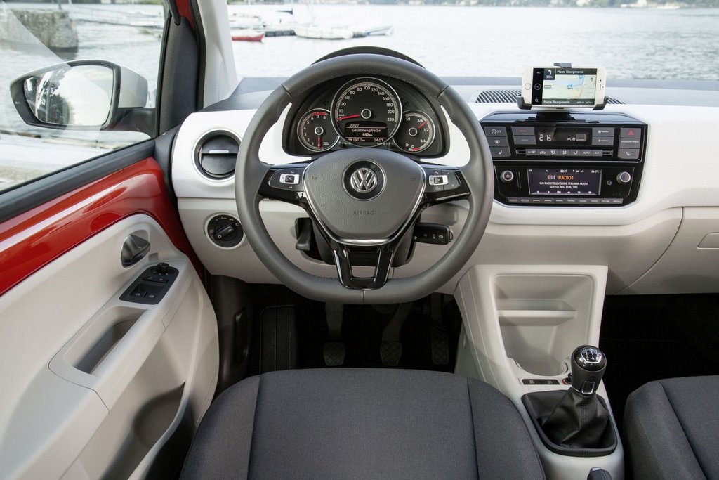 Test af den opdaterede by-hatchback Volkswagen up!