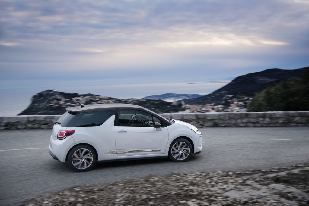 Tredørs kompakt hatchback Citroen DS3