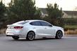 Anden generation af sedanen KIA Cadenza foto 3