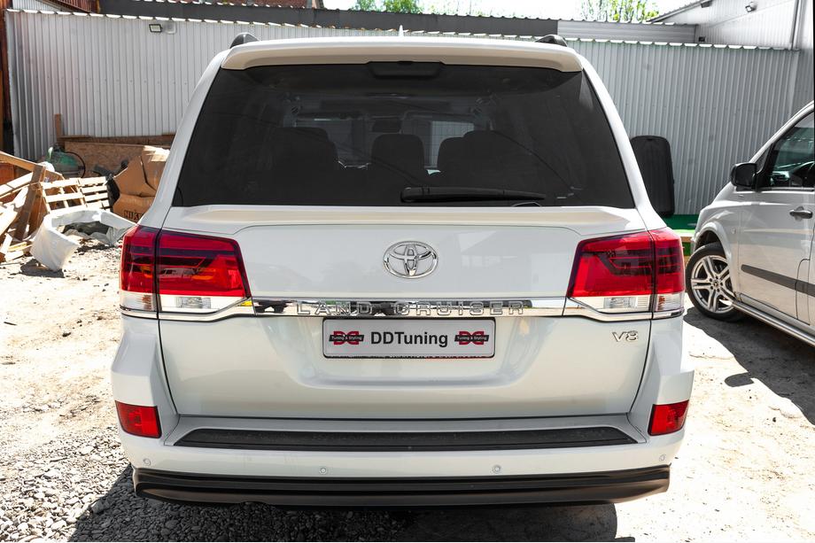 Toyota Land Cruiser 200 2007–2021 WALD spoiler (nedre, 2016-2021) Hvid farve Foto 17