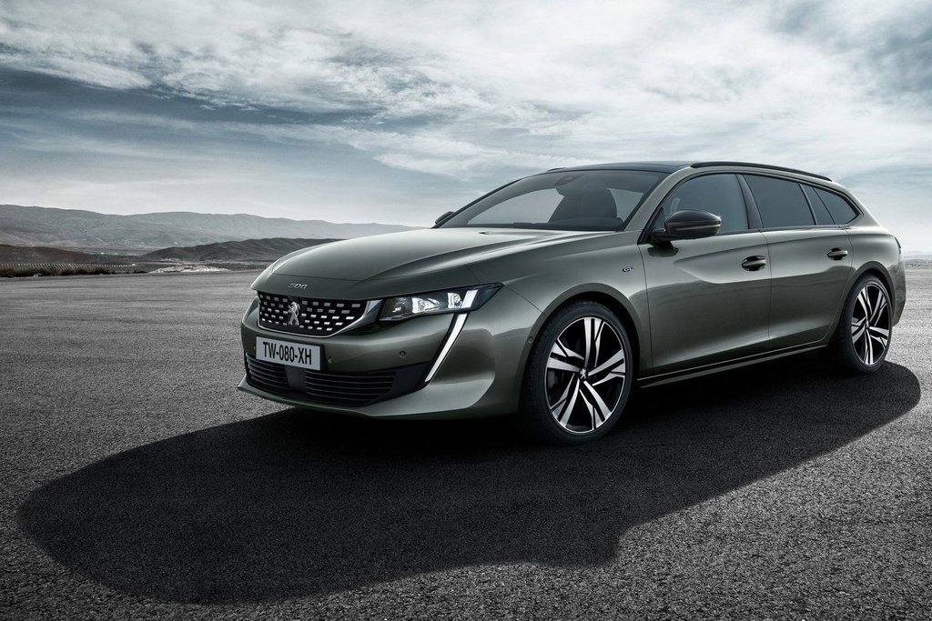Test af anden generation af Peugeot 508 SW stationcar