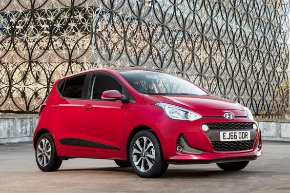 Kompakt femdørs hatchback Hyundai i10