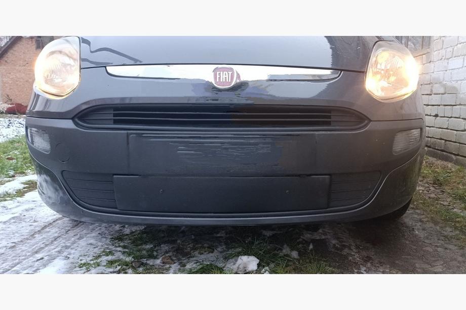Fiat Punto Grande/EVO 2006–2018 Vintergrill (EVO, Punto) Mat Image