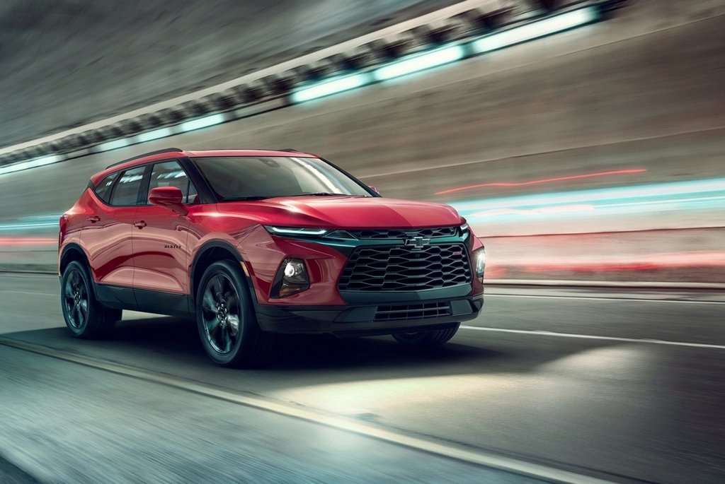 Anmeldelse af den mellemstore crossover Chevrolet Blazer