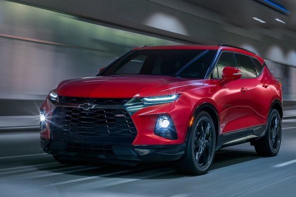 Anmeldelse af den mellemstore crossover Chevrolet Blazer