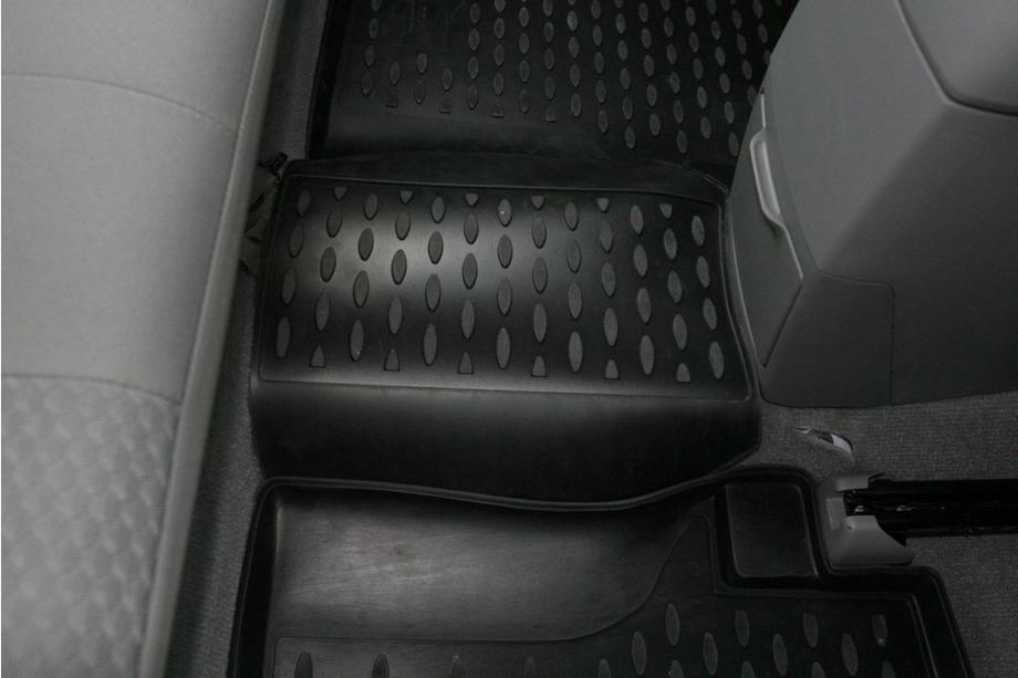 Toyota Hilux 2006–2015 (2008↗) Gummimåtter til kabinen (4 stk., Novline) Foto 5