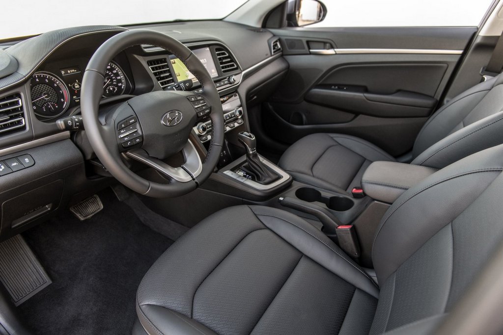 Kompakt sedan Hyundai Elantra i opdateret udgave