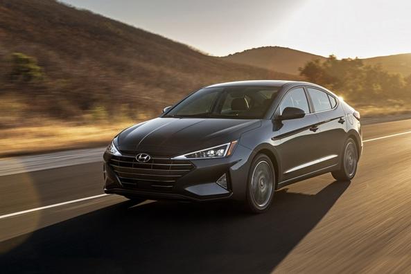 Kompakt sedan Hyundai Elantra i opdateret udgave
