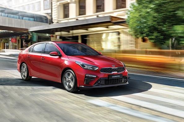 Den kompakte sedan Kia Cerato i fjerde generation