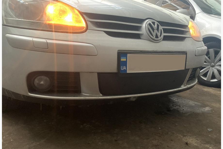 Volkswagen Touran 2003–2010 Nedre vintergrill, 2003-2006) Foto 5