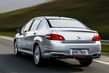 Test af den kompakte sedan Peugeot 408 foto 4