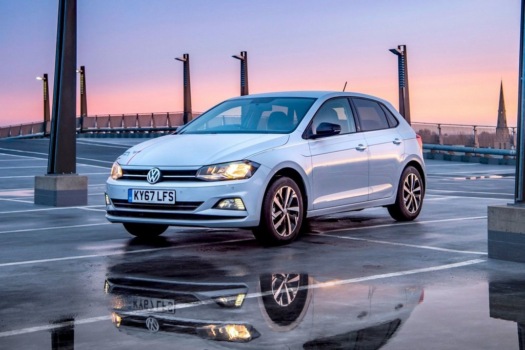 Fem-dørs Volkswagen Polo hatchback i sjette generation
