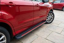 Ford Kuga/Escape 2013–2019 Sidetrin Maya Red (2 stk., aluminium) Med sorte dørbeskyttere foto 1
