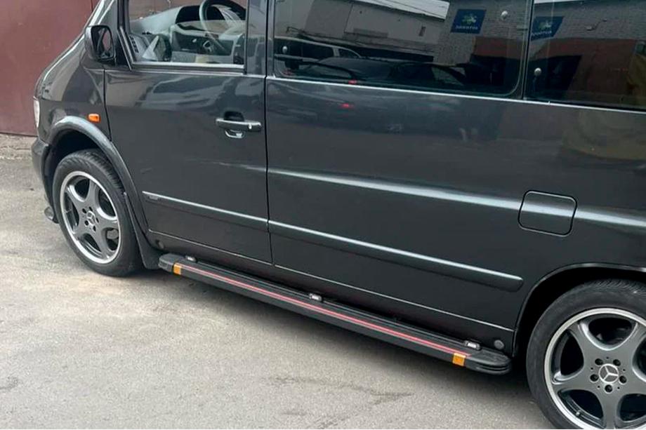 Mercedes Vito W638 1996–2003 Sidetrin Maya Red (2 stk., aluminium) Foto 4