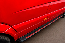 Mercedes Sprinter W906 2006–2018 Sidetrin Maya Red (2 stk., aluminium) Lang/Ekstra lang foto 3