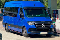 Mercedes Sprinter W907/W910 2018– Sidetrin Maya Red (2 stk., aluminium) Mellemlang akselafstand - baghjulstræk foto 2