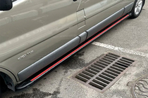 Renault Trafic 2001–2015 Maya Red-Black side steps (2 stk., aluminium) foto 2