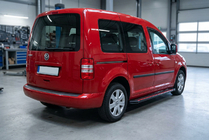 Volkswagen Caddy 2004–2010 Sidetrin Maya Red (2 stk., aluminium) foto 1