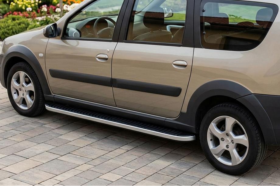Lada Largus 2012– Sidetrin Tayga (2 stk., aluminium) Image