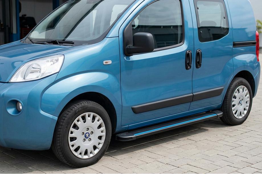 Fiat Fiorino/Qubo 2008–2024 Maya Blue sidetrin (2 stk., aluminium) Image