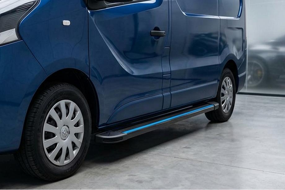 Renault Trafic 2015– Sidetrin Maya Blue-Black (2 stk., aluminium) lang akselafstand Image