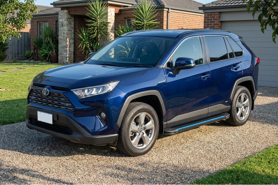 Toyota Rav 4 2019–2025 Maya Blue sidetrin (2 stk., aluminium) Image