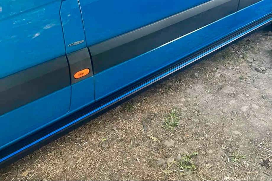 Volkswagen Crafter 2006–2016 Maya Blue sidetrin (2 stk., aluminium) Lang/Ekstra lang Image