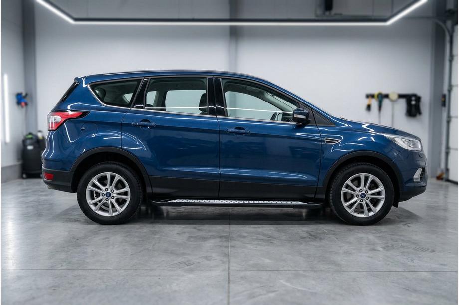 Ford Kuga/Escape 2013–2019 Sidetrin Vision New Black (2 stk., aluminium) Med lakerede dørplader Image