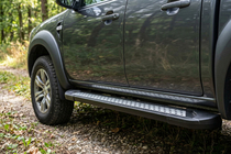 Mazda BT-50 2007–2012 Sidetrin New Vision Black (2 stk., aluminium) foto 1