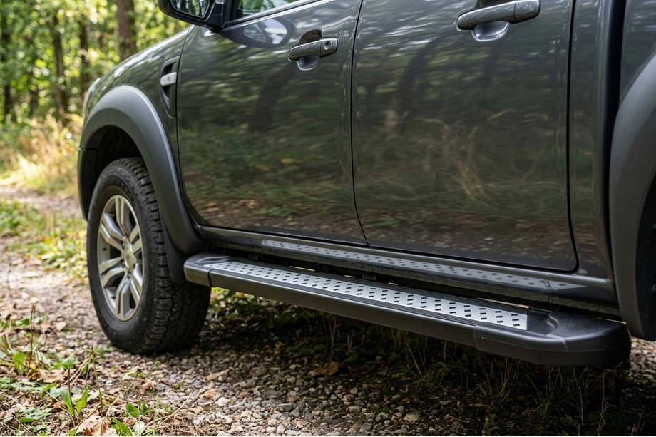 Mazda BT-50 2007–2012 Sidetrin New Vision Black (2 stk., aluminium) Image