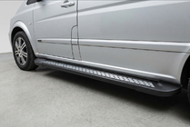 Mercedes Vito/V-klasse W447 2014– Sidetrin New Vision Black (2 stk., aluminium) Lang akselafstand foto 1