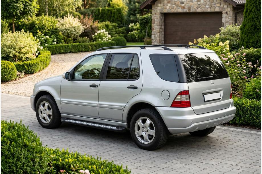 Mercedes ML W163 1997–2005 Sidetrin New Vision Black (2 stk., aluminium) Image