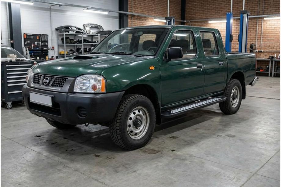 Nissan NP300 1999–2015 Sidetrin New Vision Black (2 stk., aluminium) Image